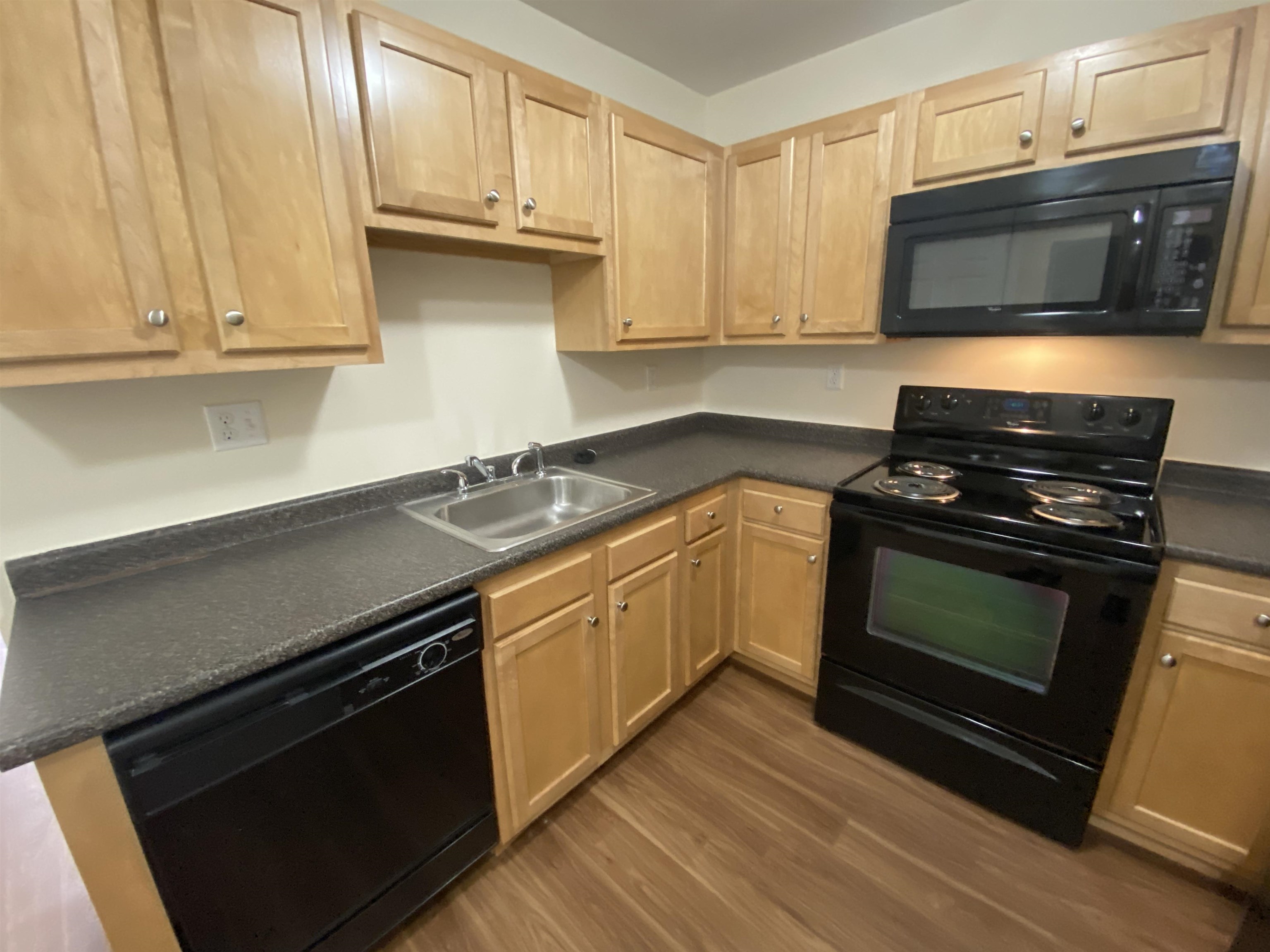 50 Sentinel Court, Unit 309 Manchester, NH 03103 - Photo 12 of 34
