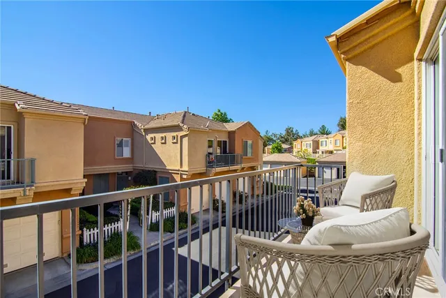 $429,000 | 26925 Hillsborough Parkway, Unit 96, Valencia, CA 91354