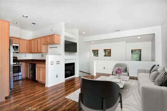 $429,000 | 26925 Hillsborough Parkway, Unit 96, Valencia, CA 91354