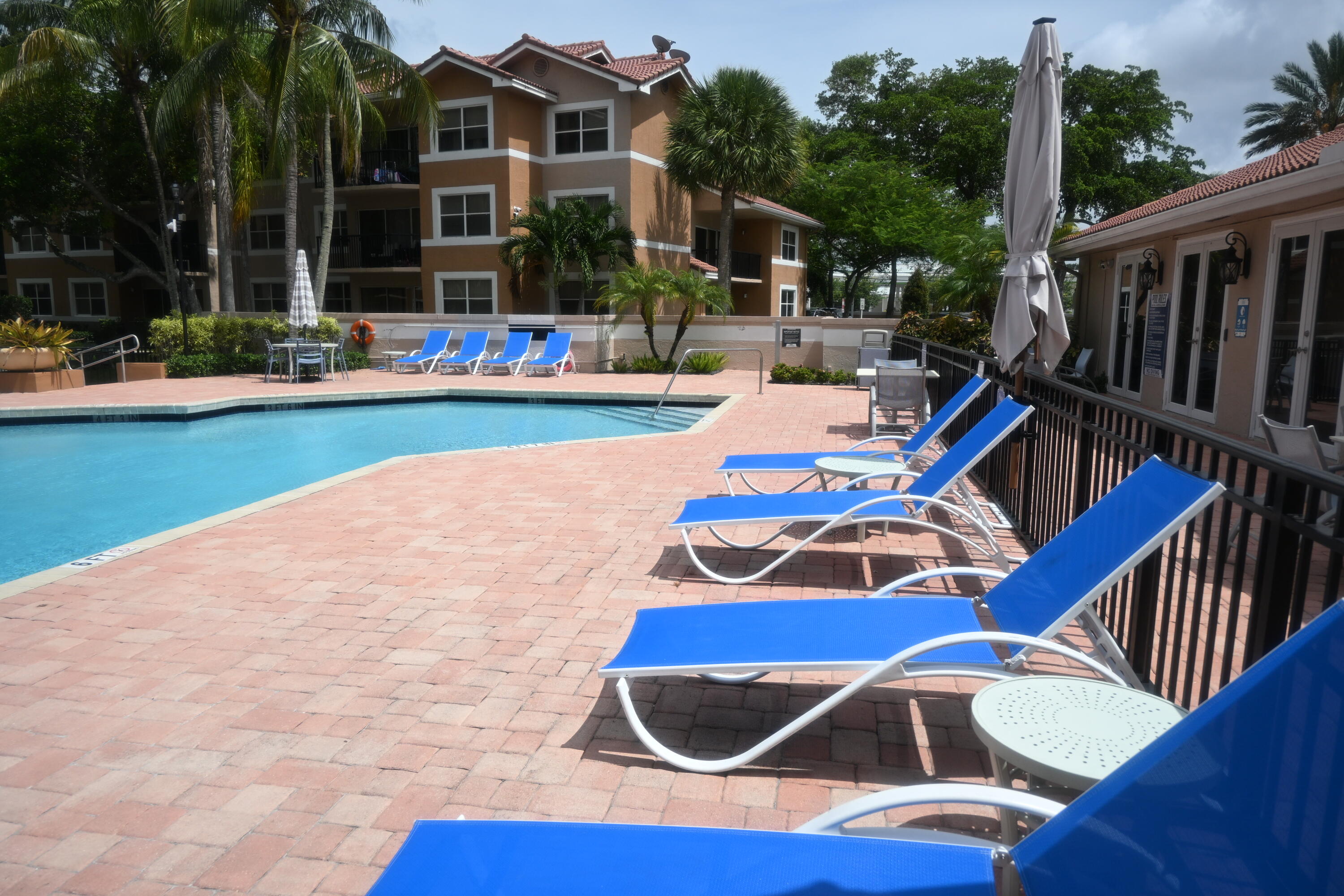 8721 Wiles Road, Unit 305 Coral Springs, FL 33067 - Photo 3 of 73 DSC_2075