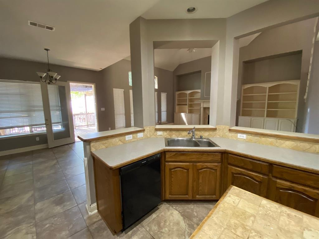 2011 Glen Manor Road Corinth, TX 76208 - Photo 12 of 36 Gallery Image 12