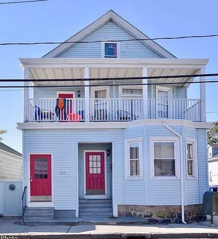 $2,600 | 693 Thames Street, Unit 1, Newport, RI 02840