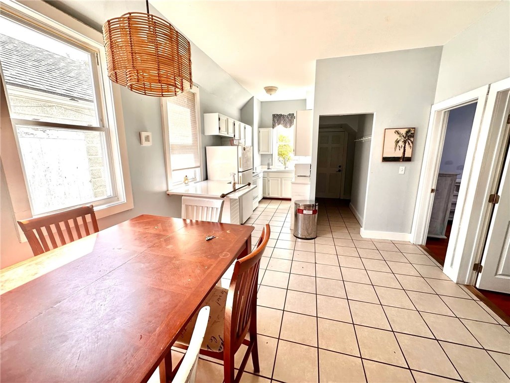 693 Thames Street, Unit 1 Newport, RI 02840 - Photo 3 of 14