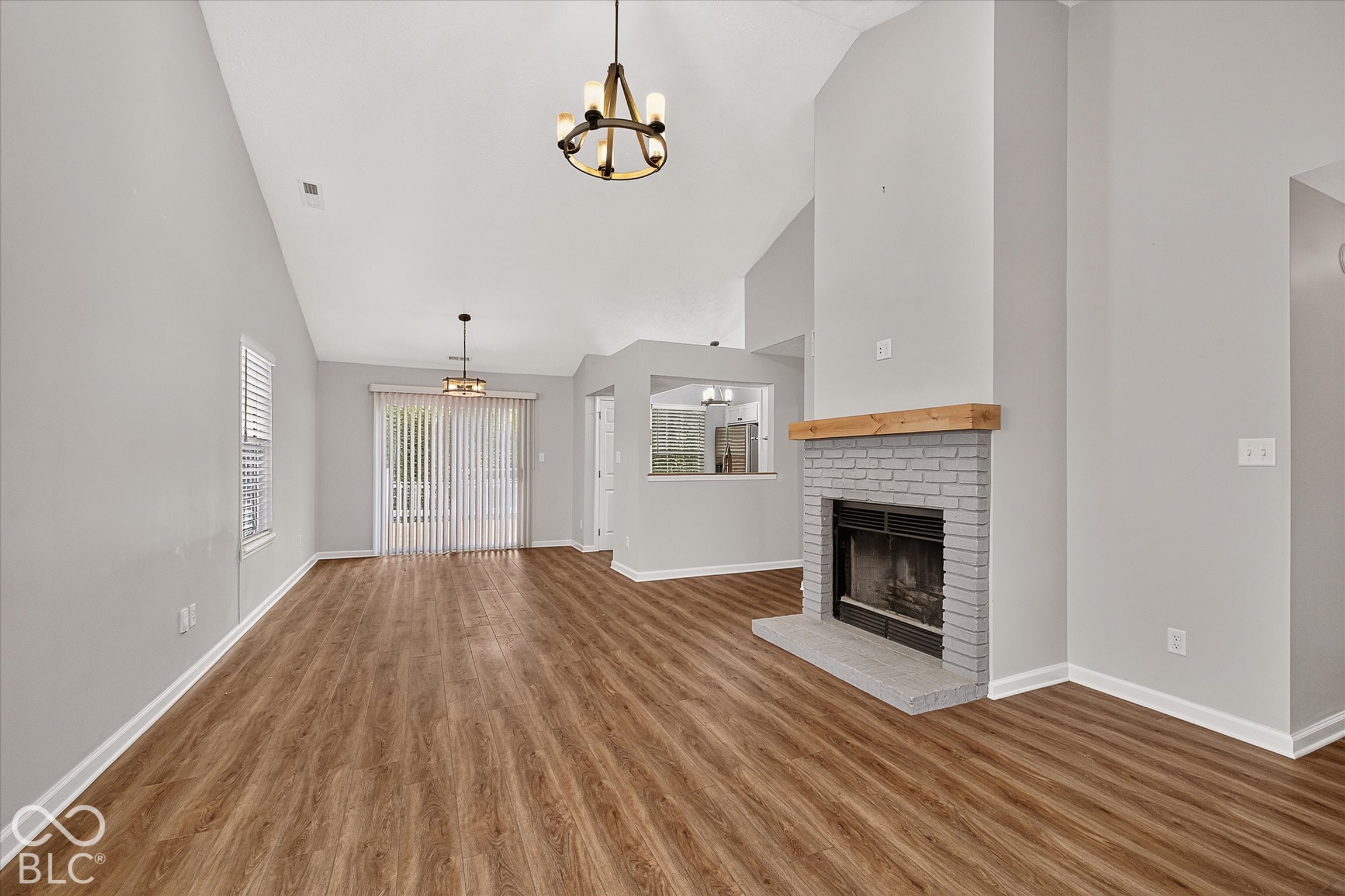 9741 Roxbury Drive Fishers, IN 46038 - Photo 4 of 27 Gallery Image 4