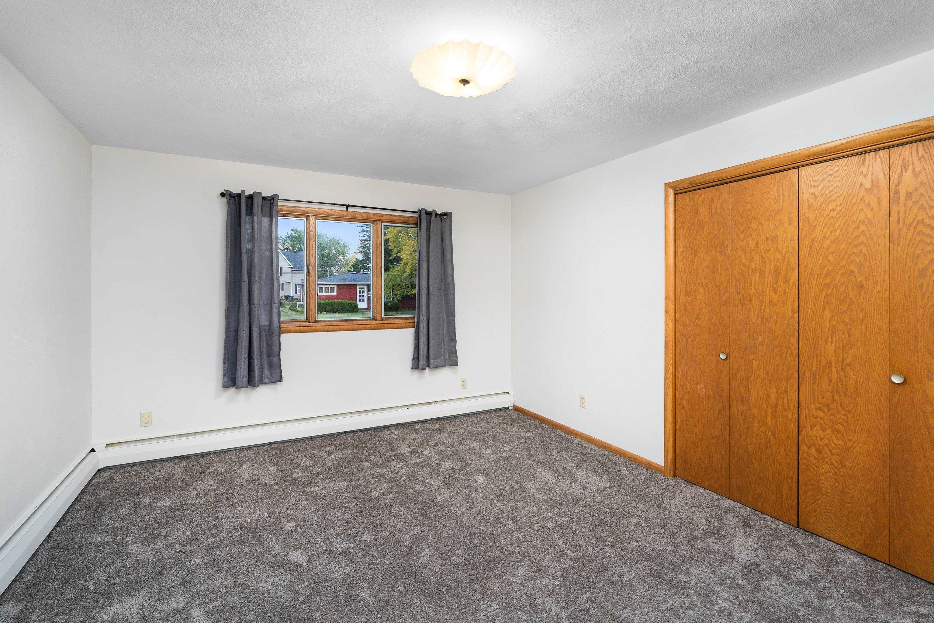 1727 Logan Avenue Superior, WI 54880 - Photo 14 of 31