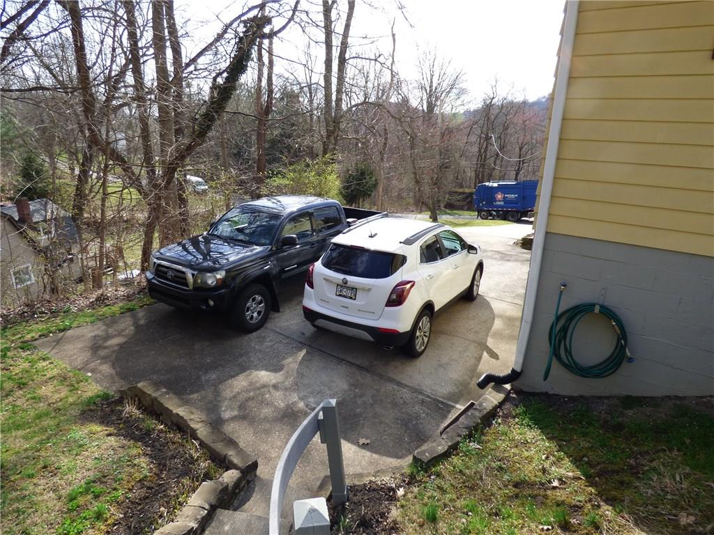 9 Highlandview Road Carnegie, PA 15106 - Photo 21 of 25 Gallery Image 21