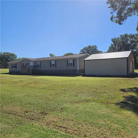 $175,000 | 915 East 9th Street, Cherryvale, KS 67335