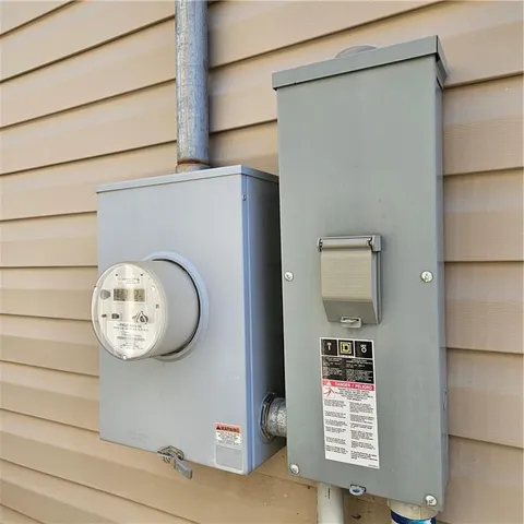 $175,000 | 915 East 9th Street, Cherryvale, KS 67335