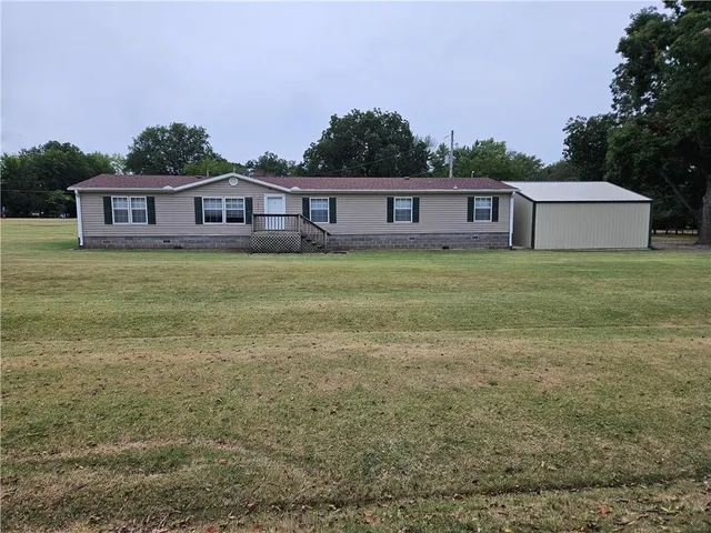 $175,000 | 915 East 9th Street, Cherryvale, KS 67335