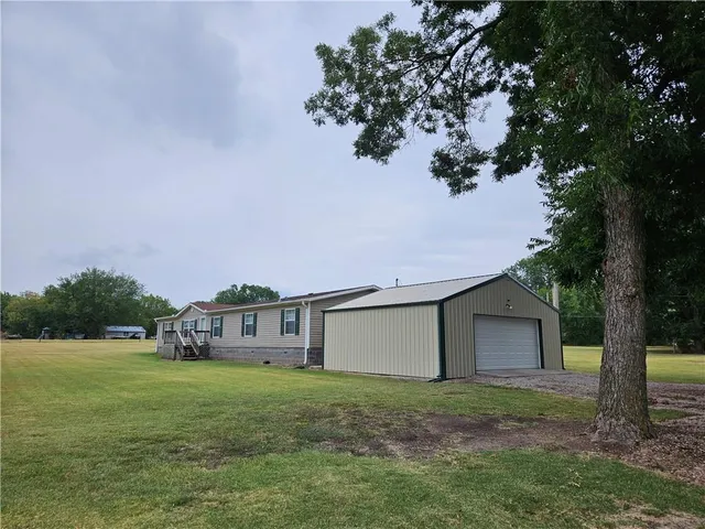 $175,000 | 915 East 9th Street, Cherryvale, KS 67335