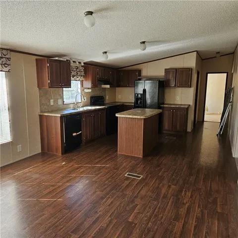 $175,000 | 915 East 9th Street, Cherryvale, KS 67335