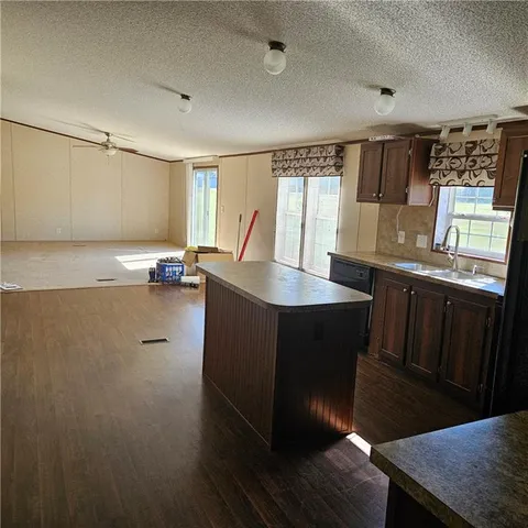 $175,000 | 915 East 9th Street, Cherryvale, KS 67335