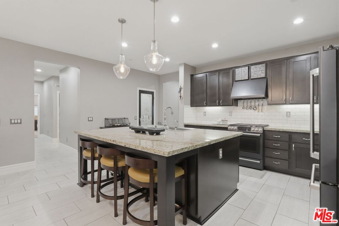 445 Edgewood Drive Fillmore, CA 93015 - Photo 14 of 41