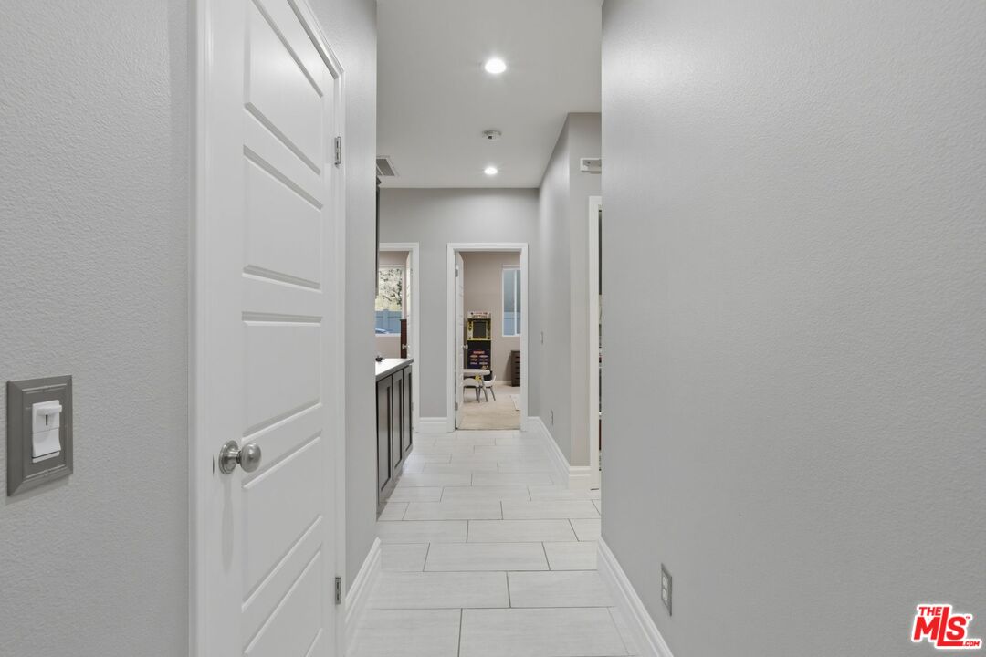 445 Edgewood Drive Fillmore, CA 93015 - Photo 15 of 41