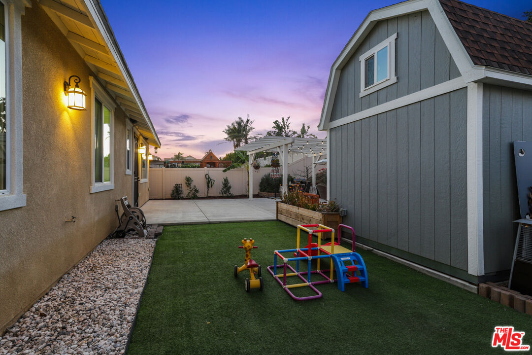 445 Edgewood Drive Fillmore, CA 93015 - Photo 38 of 41