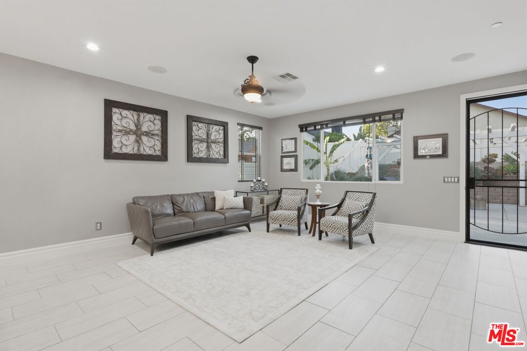 445 Edgewood Drive Fillmore, CA 93015 - Photo 6 of 41