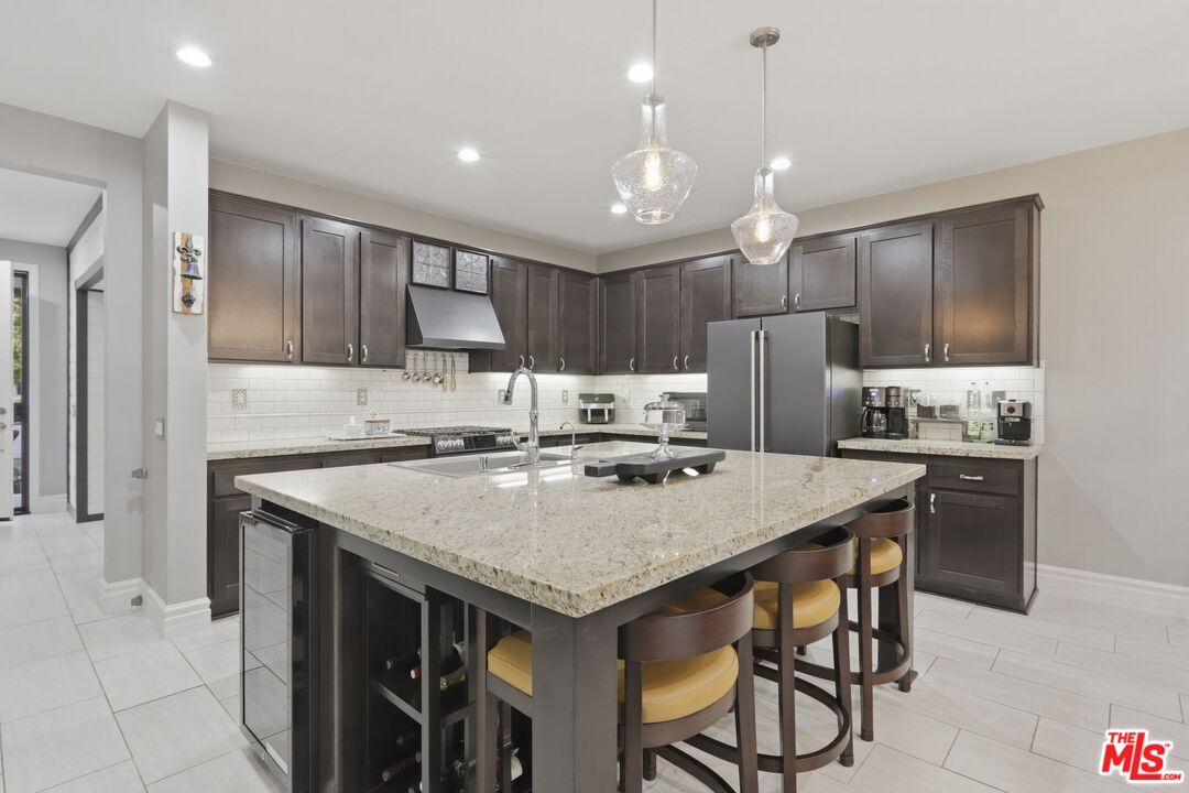 445 Edgewood Drive Fillmore, CA 93015 - Photo 9 of 41