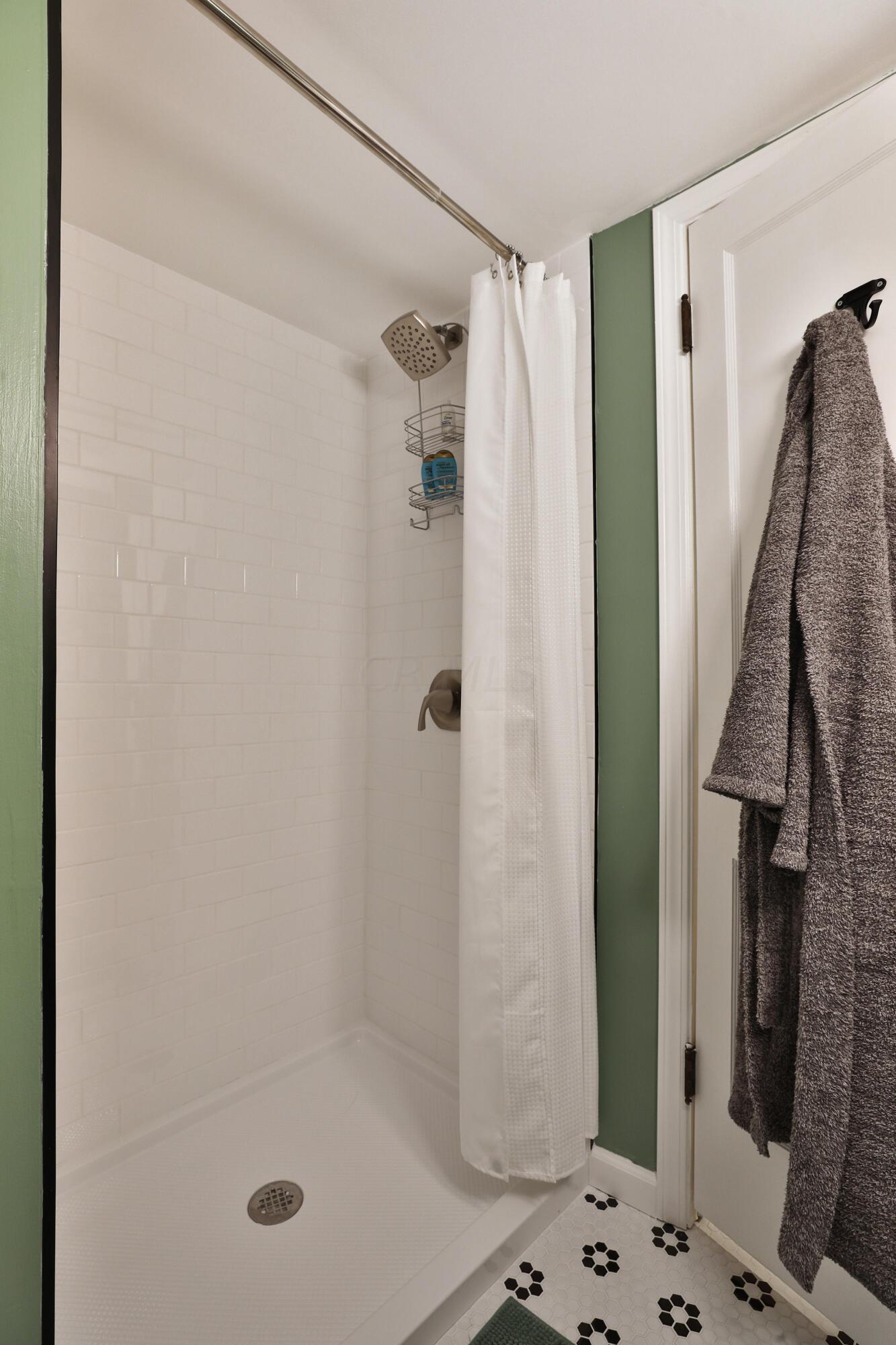 562 Northridge Road Columbus, OH 43214 - Photo 24 of 45 Full Bath