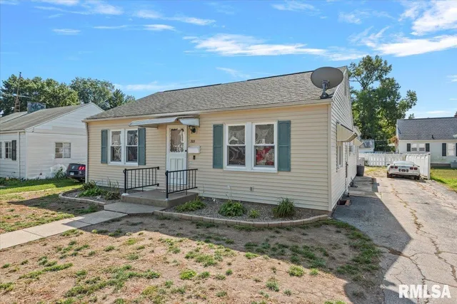 $115,000 | 205 East Pennsylvania Avenue, Jacksonville, IL 62650