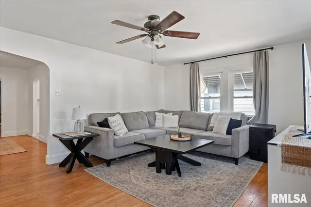 $115,000 | 205 East Pennsylvania Avenue, Jacksonville, IL 62650