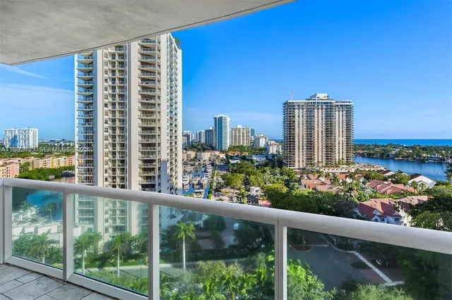 $4,700 | 19400 Turnberry Way, Unit 1621, Aventura, FL 33180