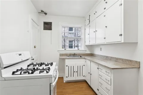 $6,000,000 | 5402 St Charles Avenue, New Orleans, LA 70115