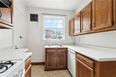 $6,000,000 | 5402 St Charles Avenue, New Orleans, LA 70115