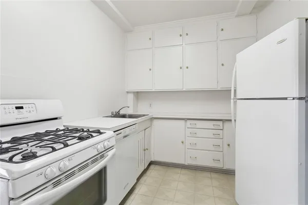 $5,400,000 | 5402 St Charles Avenue, New Orleans, LA 70115