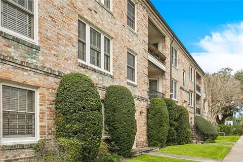 $6,000,000 | 5402 St Charles Avenue, New Orleans, LA 70115