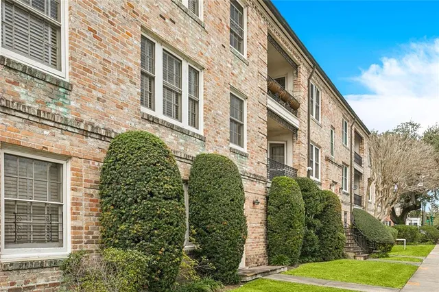 $6,000,000 | 5402 St Charles Avenue, New Orleans, LA 70115