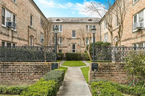 $6,000,000 | 5402 St Charles Avenue, New Orleans, LA 70115