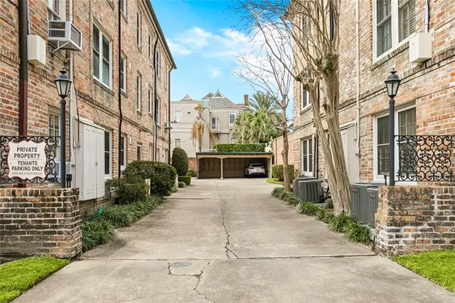 $6,000,000 | 5402 St Charles Avenue, New Orleans, LA 70115