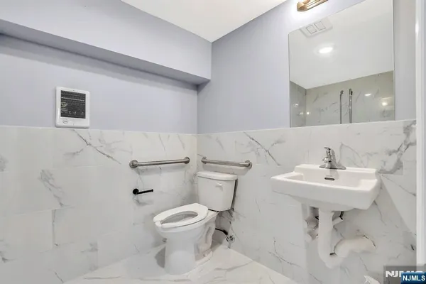 $1,700 | 157 Clifton Avenue, Newark, NJ 07104