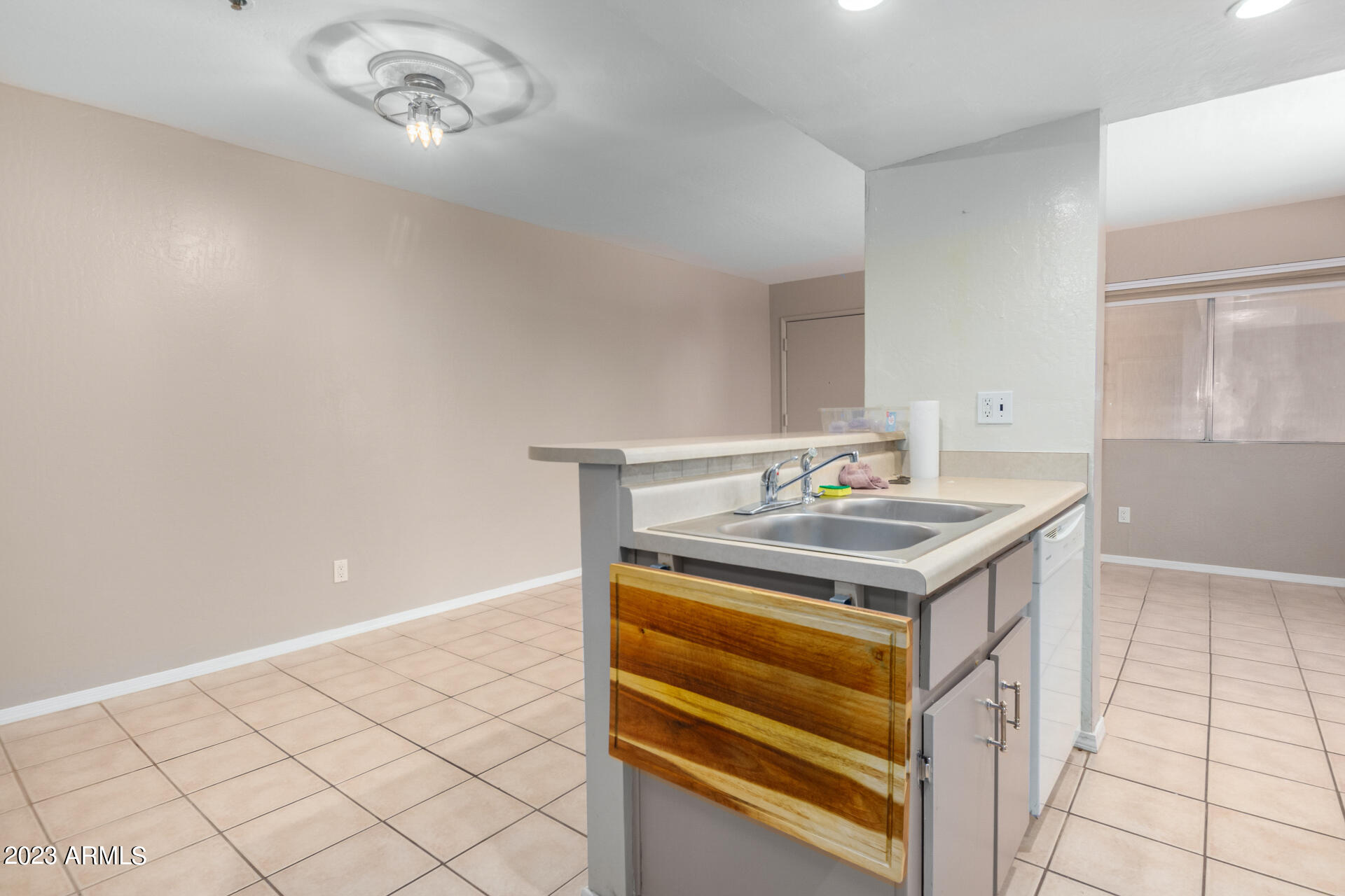 12123 West Bell Road, Unit 129 Surprise, AZ 85378 - Photo 11 of 21 Lovely Kitchen
