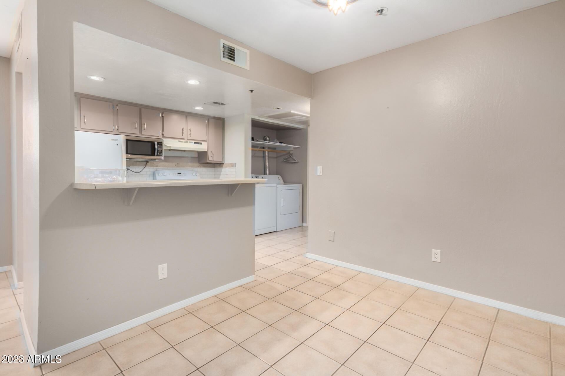 12123 West Bell Road, Unit 129 Surprise, AZ 85378 - Photo 9 of 21 Neutral Colors