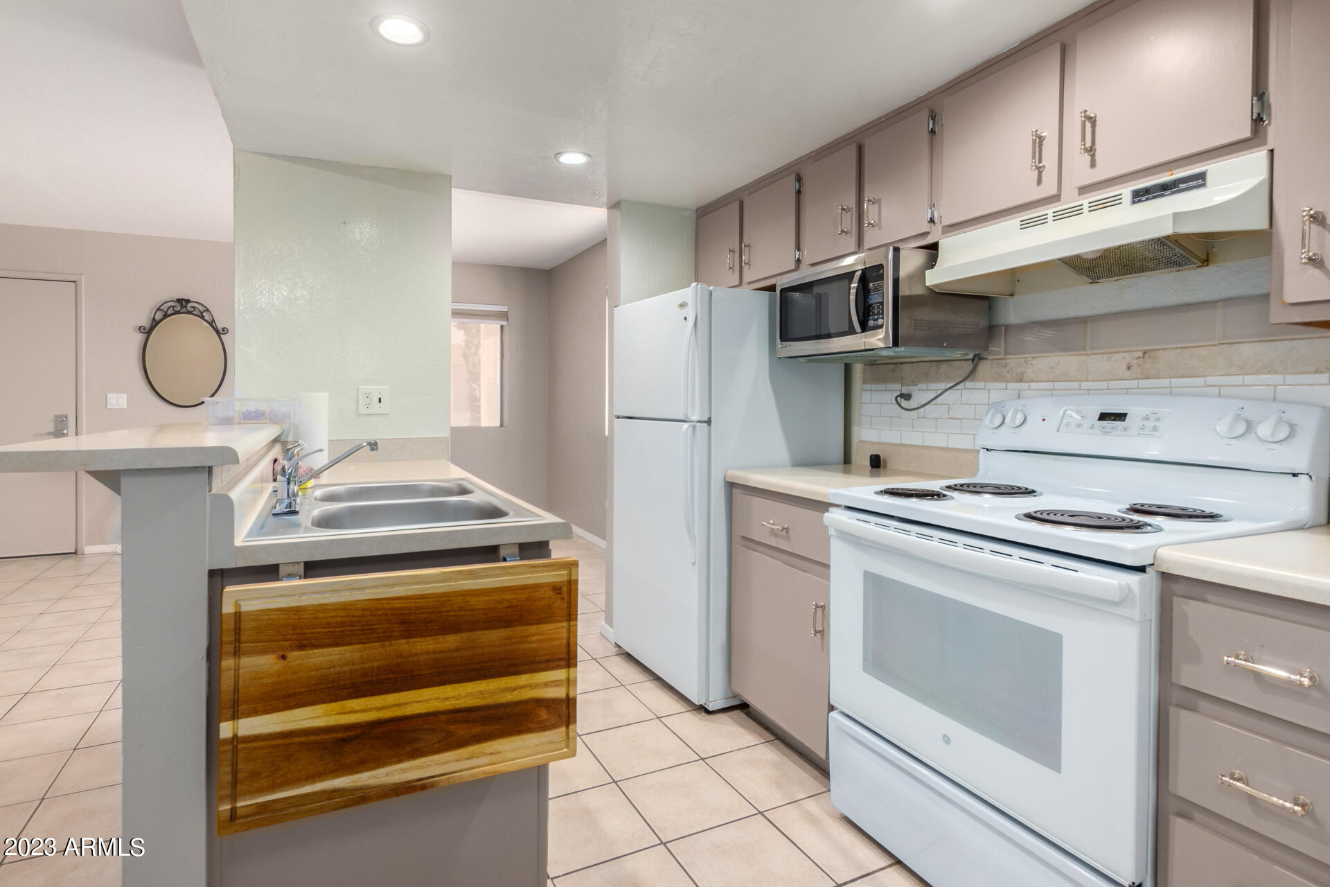 12123 West Bell Road, Unit 129 Surprise, AZ 85378 - Photo 10 of 21 Cute Kitchen
