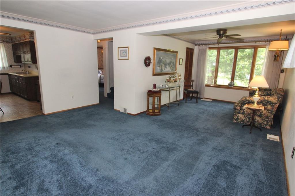486 Lindsay Road Carnegie, PA 15106 - Photo 3 of 22 Gallery Image 3