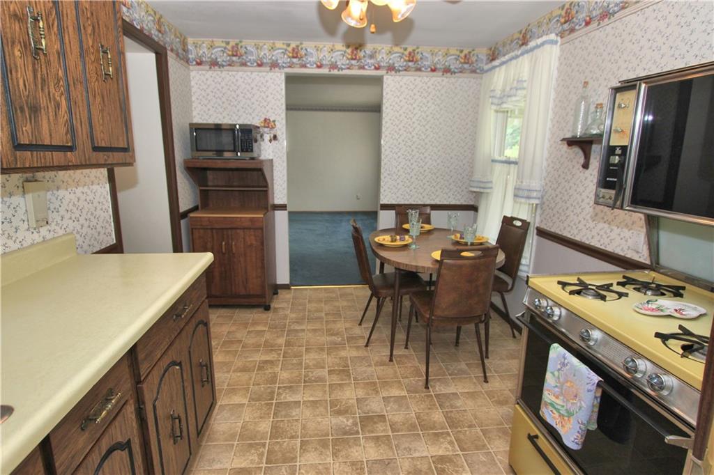 486 Lindsay Road Carnegie, PA 15106 - Photo 8 of 22 Gallery Image 8