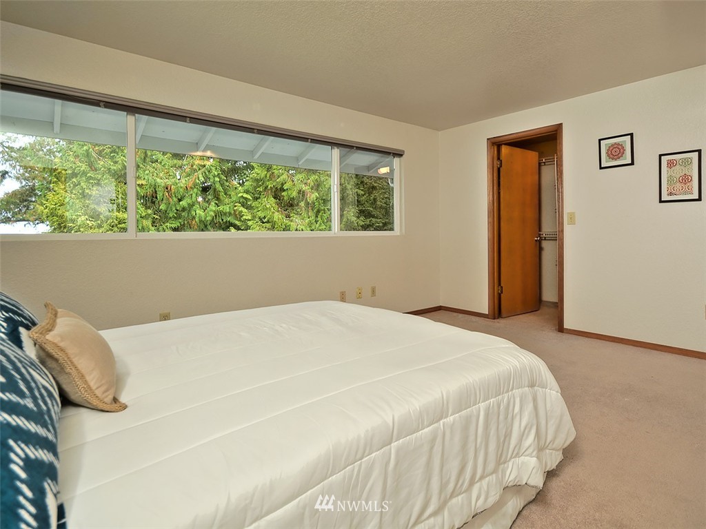 8311 Talbot Road Edmonds, WA 98026 - Photo 12 of 24 Gallery Image 12