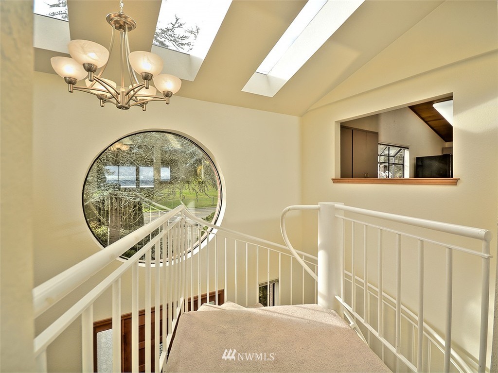 8311 Talbot Road Edmonds, WA 98026 - Photo 16 of 24 Gallery Image 16