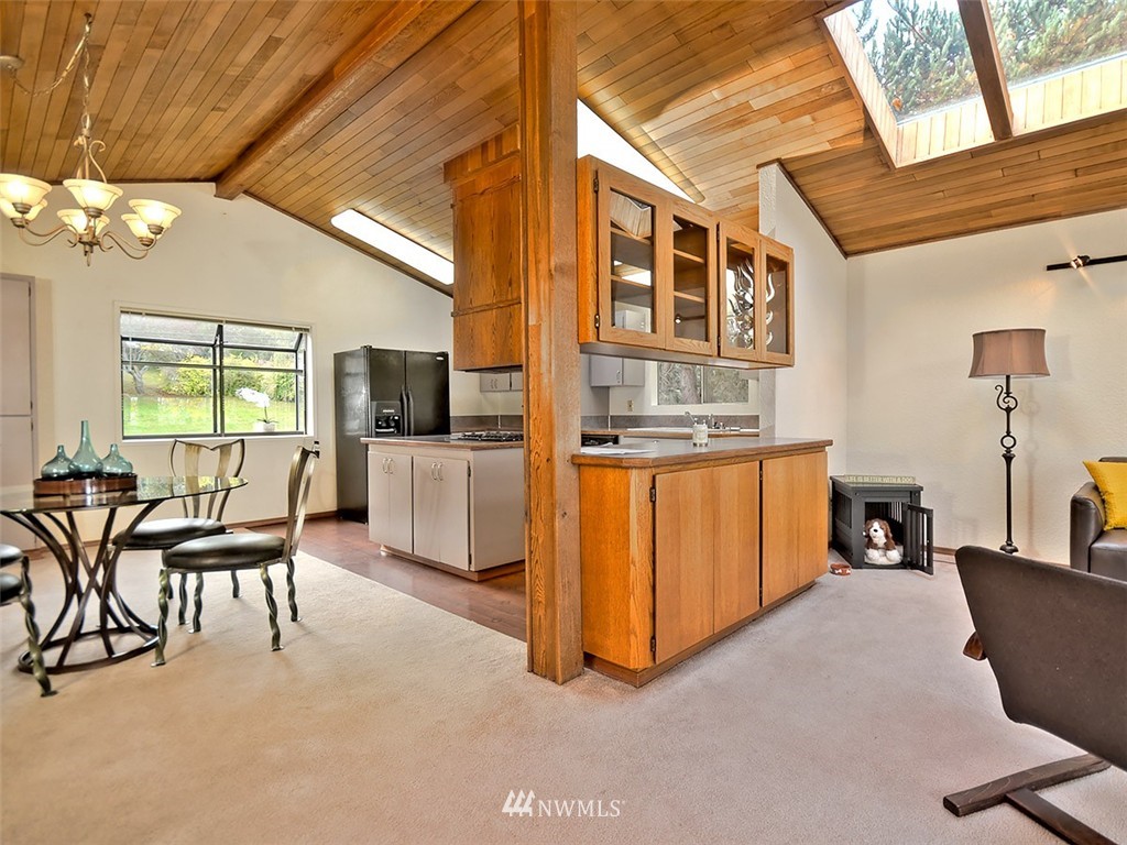 8311 Talbot Road Edmonds, WA 98026 - Photo 9 of 24 Gallery Image 9