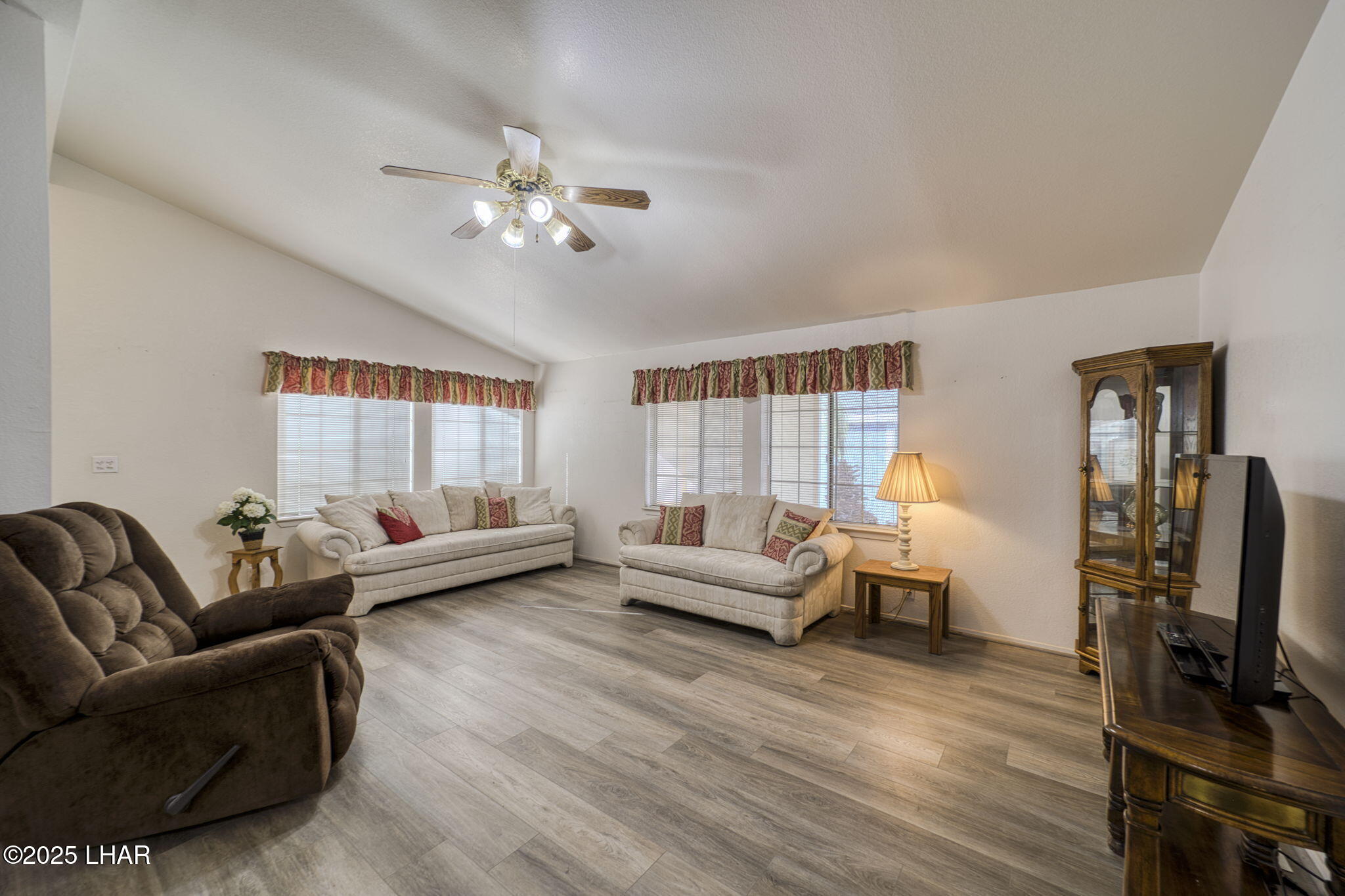 1545 East El Rodeo Road, Unit 44 Fort Mohave, AZ 86426 - Photo 5 of 38 7-web-or-mls-1545 El Rodeo 44-05