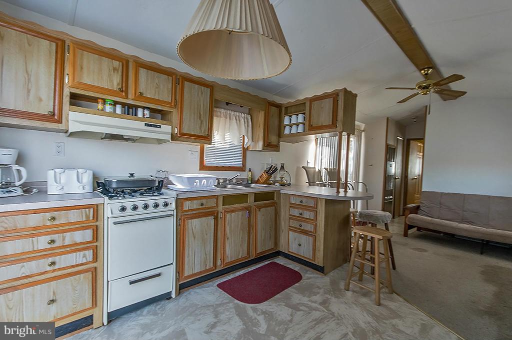 1 Boo Boo Boulevard Falling Waters, WV 25419 - Photo 16 of 29 Kitchen