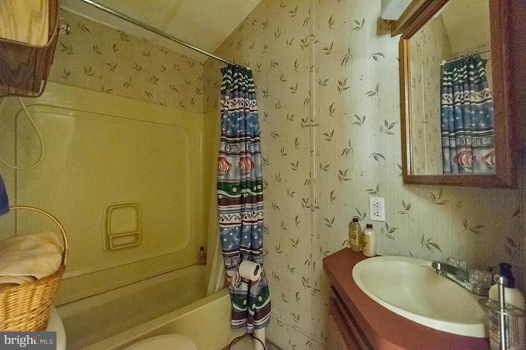 1 Boo Boo Boulevard Falling Waters, WV 25419 - Photo 20 of 29 Bath