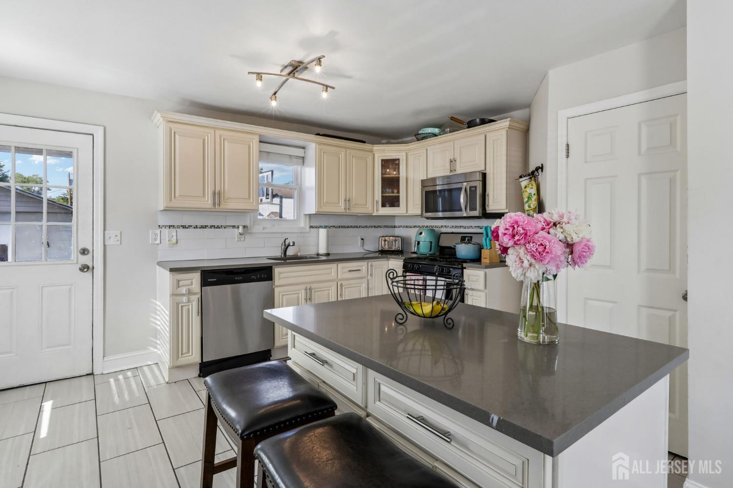 608 Decatur Avenue Middlesex, NJ 08846 - Photo 18 of 40