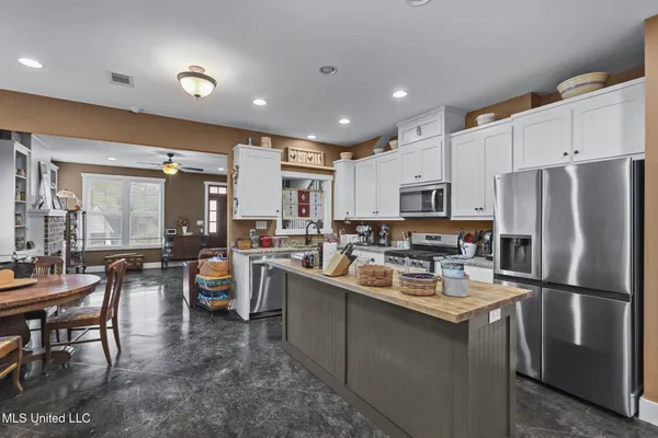 $339,900 | 3 Oakwood Glen Drive, Clinton, MS 39056