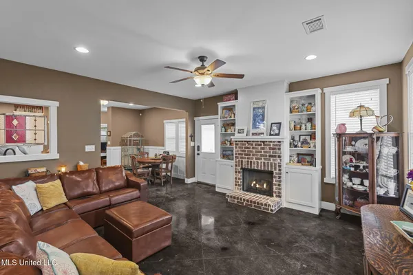 $339,900 | 3 Oakwood Glen Drive, Clinton, MS 39056