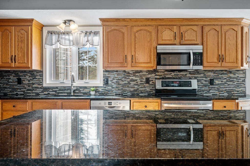 94 Haggerty Road Charlton, MA 01507 - Photo 5 of 41