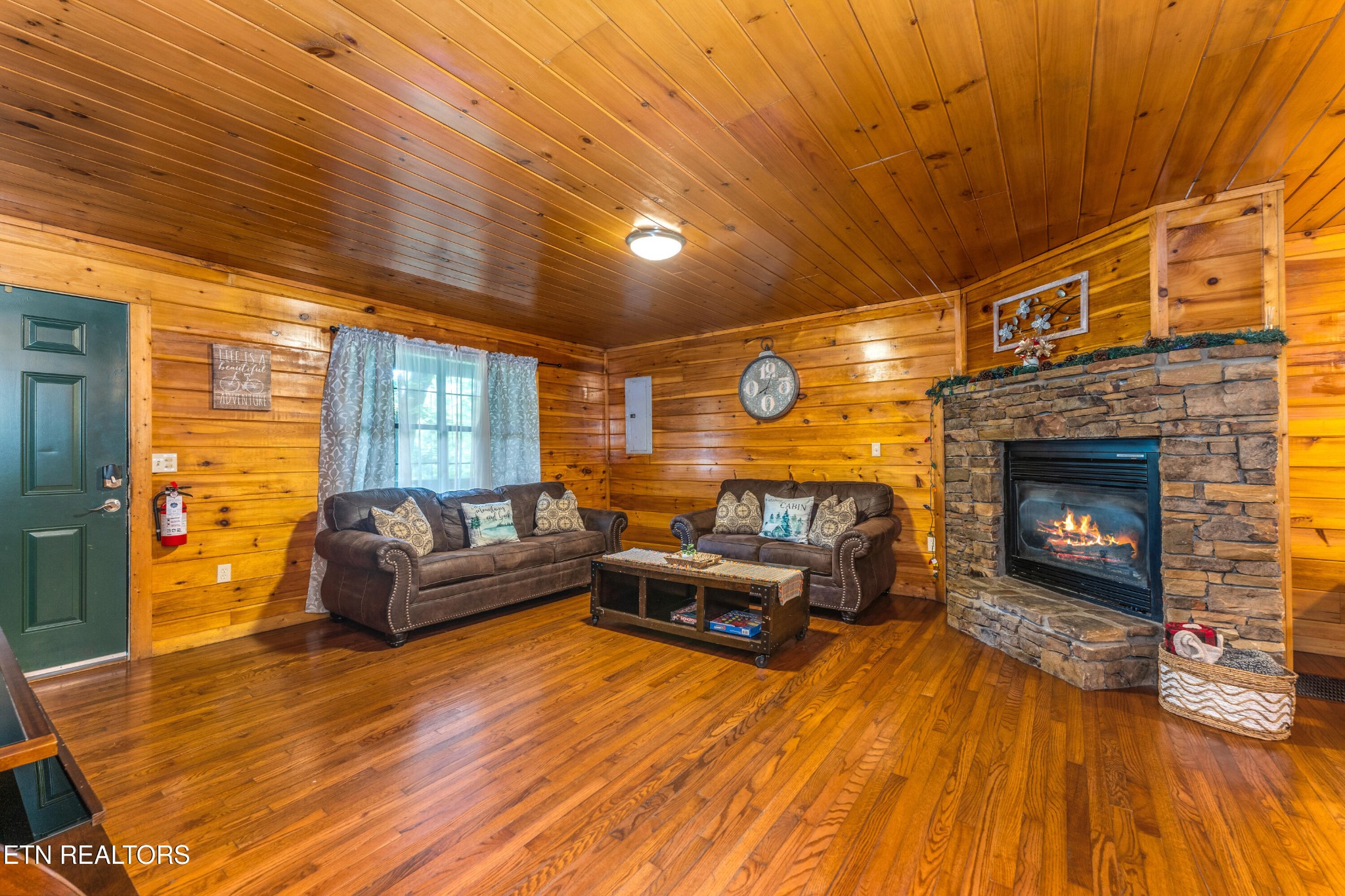 3272 Lost Branch Road Sevierville, TN 37862 - Photo 13 of 40 Gallery Image 13