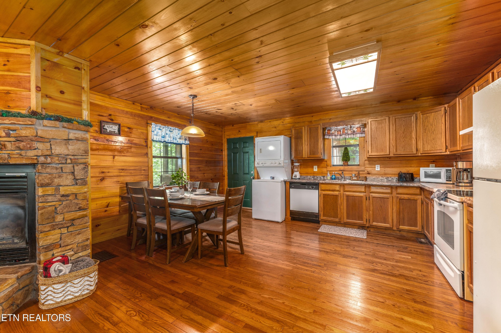 3272 Lost Branch Road Sevierville, TN 37862 - Photo 15 of 40 Gallery Image 15